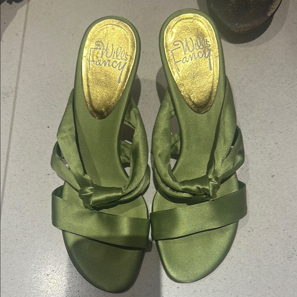 Beautiful satin open toe shoes.
